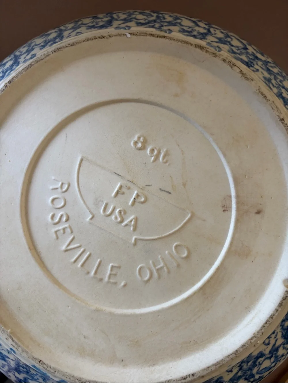 VTG Roseville Ohio Friendship Pottery Sponge wear bowl.  8 Quart.